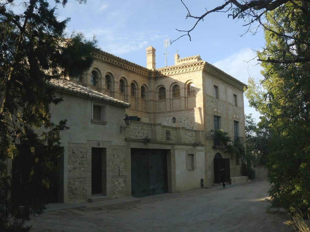 Casa Rural Torre De Campos Pensionat Ainzon Exteriör bild