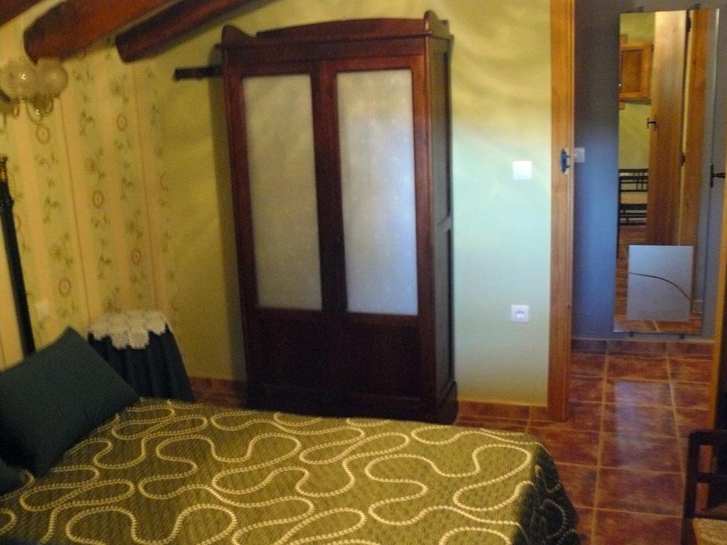 Casa Rural Torre De Campos Ainzon Rum bild